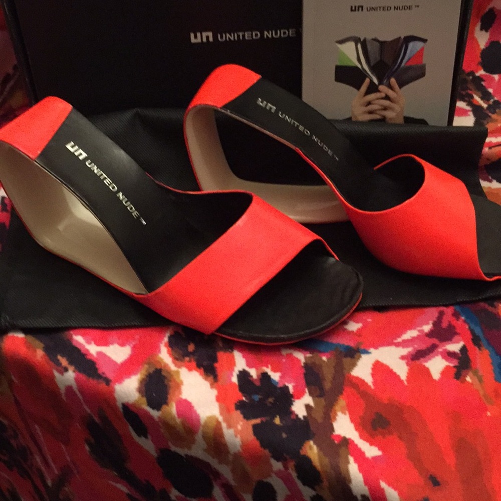 SOLD! United Nude Rare Slides